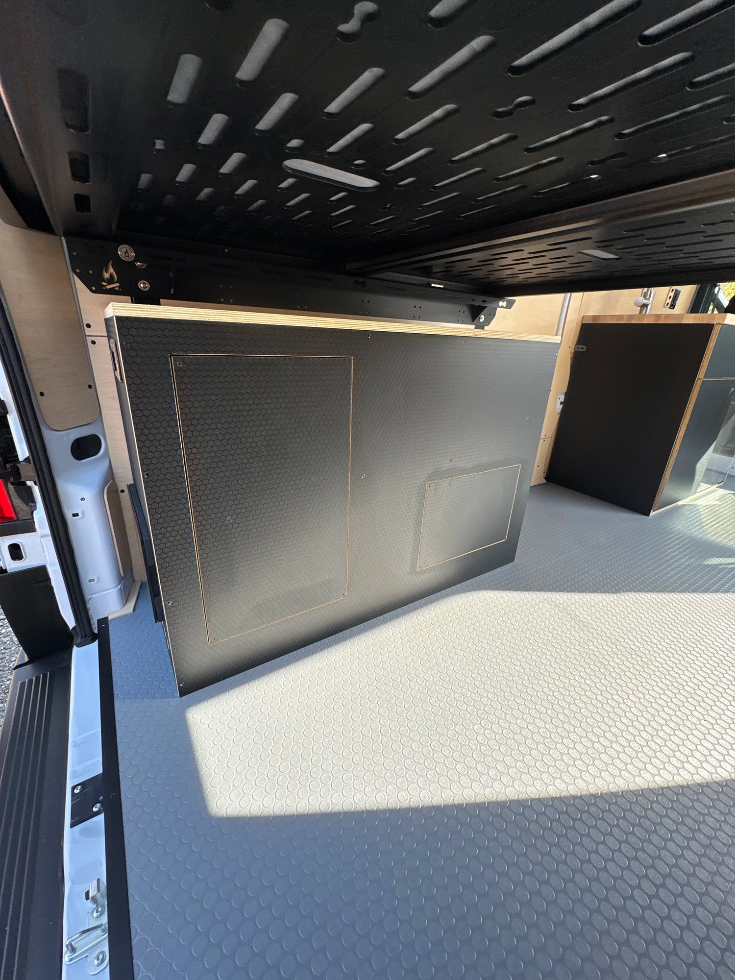 Ecoflow Cabinet - Promaster - 5/10kWh / 136WB & 159WB