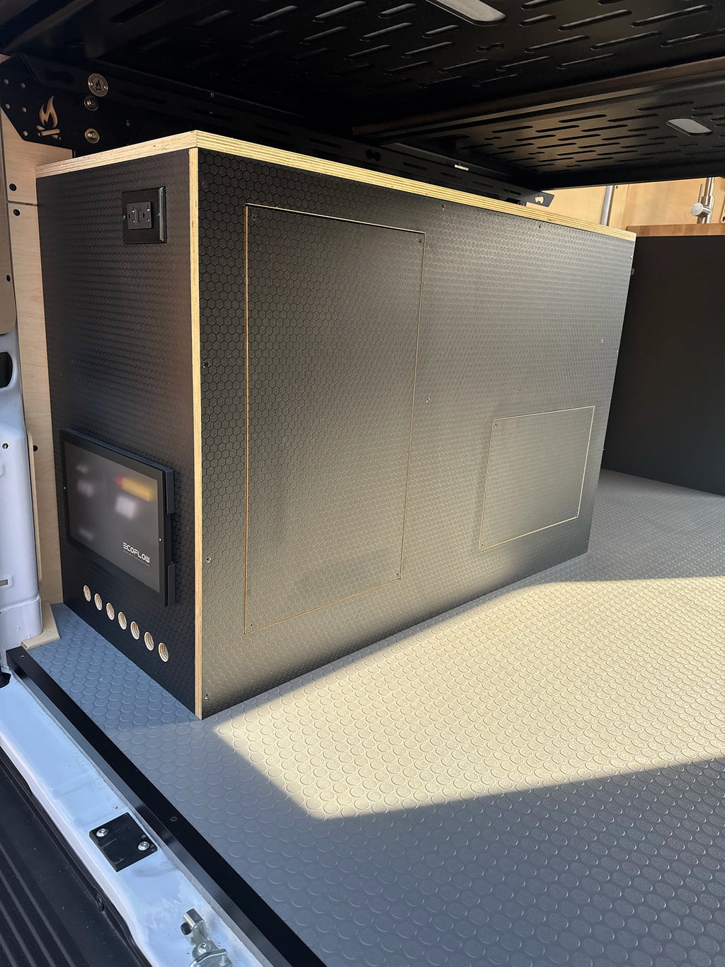 Ecoflow Cabinet - Promaster - 5/10kWh / 136WB & 159WB