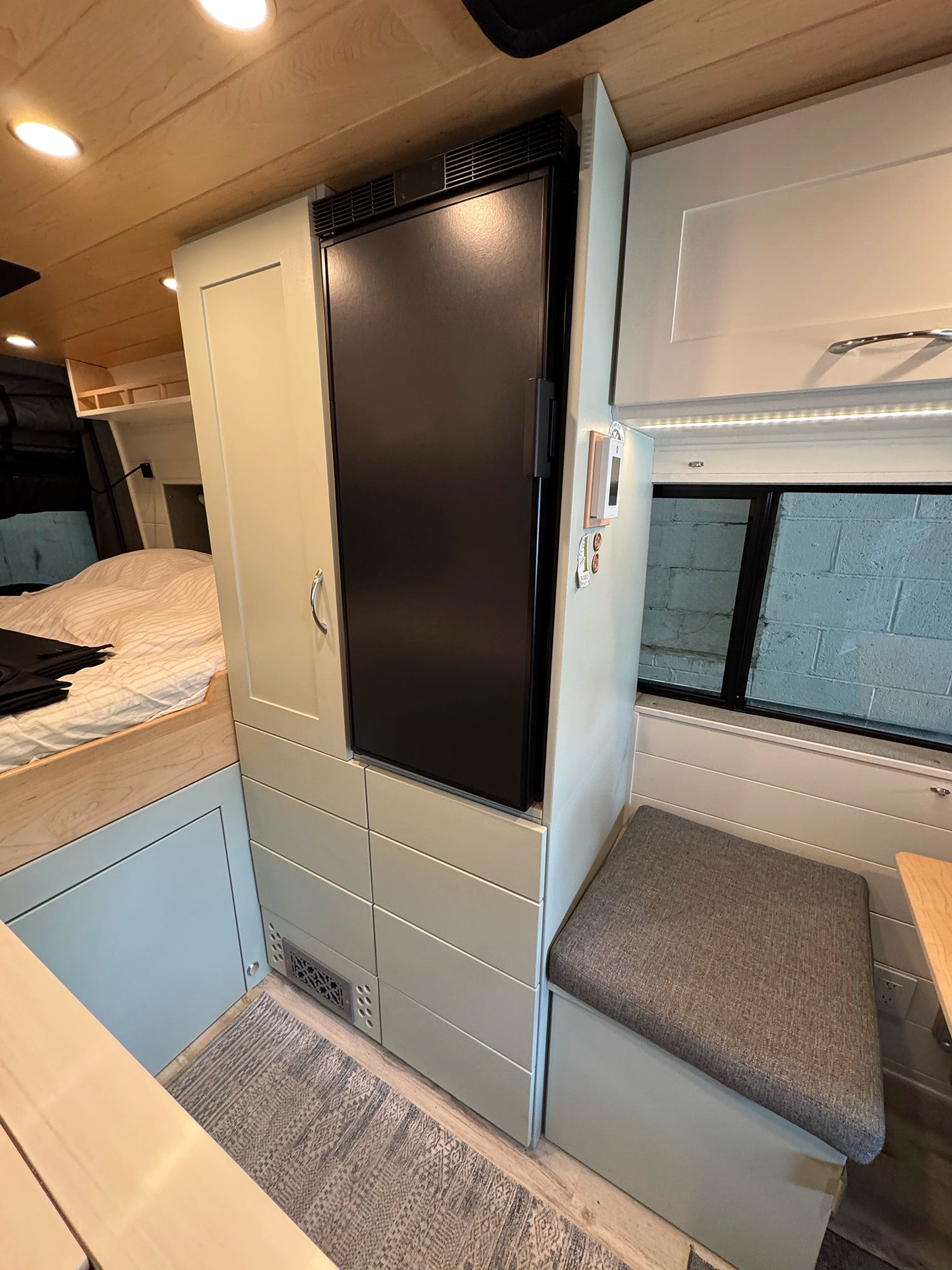 Freeline 90 Cabinet