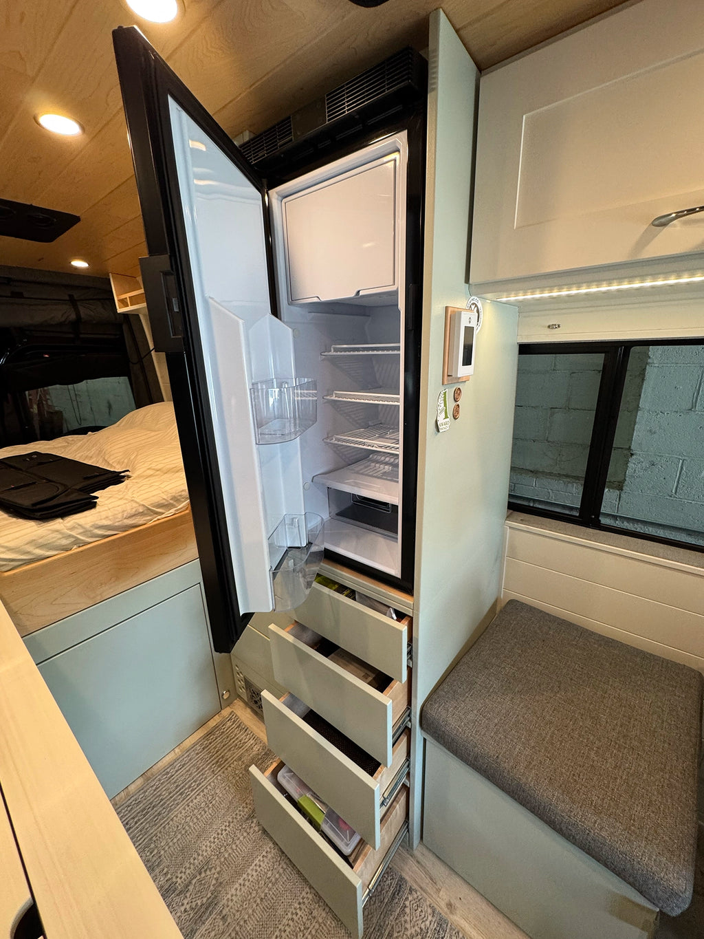 Freeline 90 Cabinet