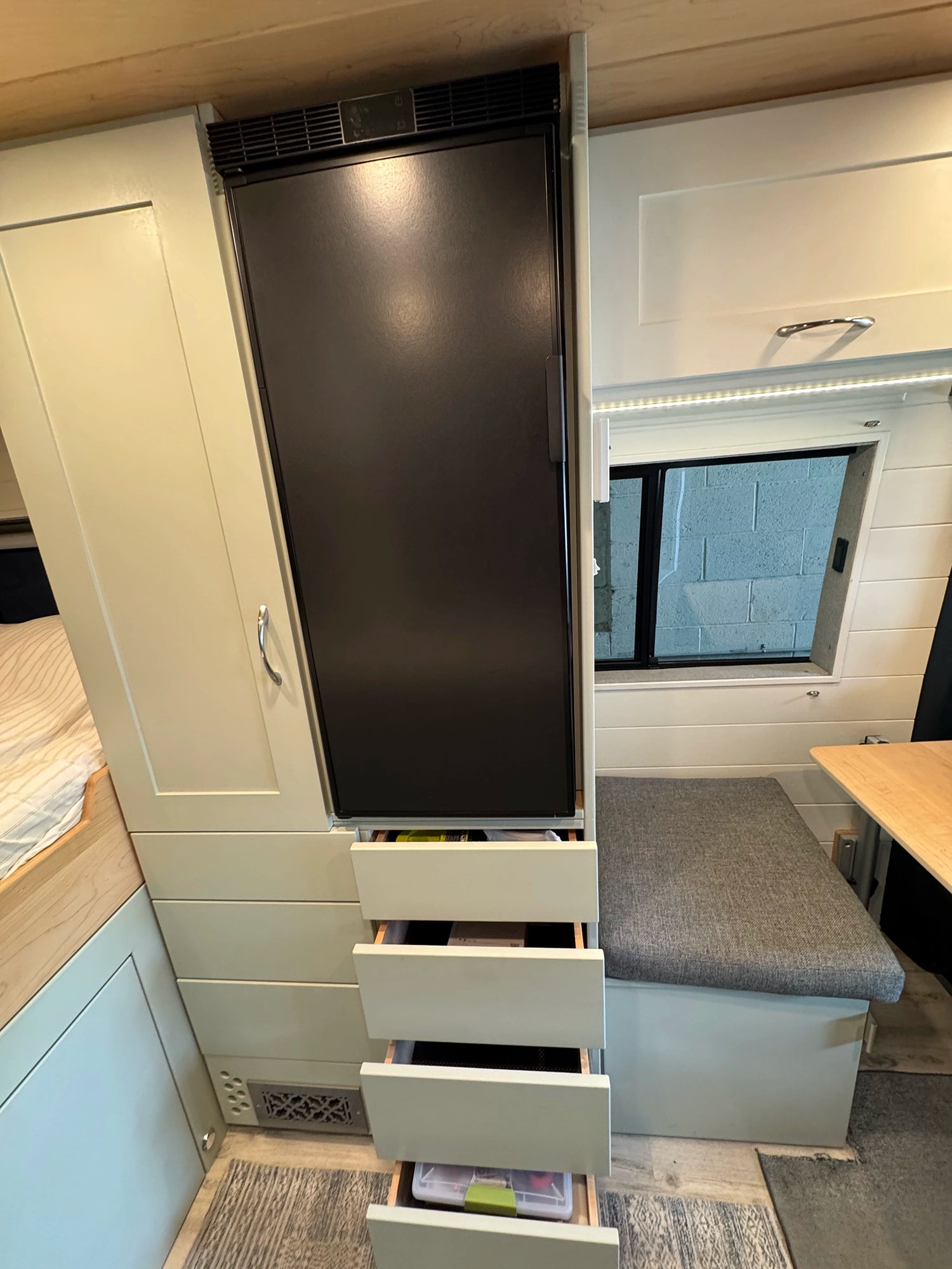 Freeline 90 Cabinet