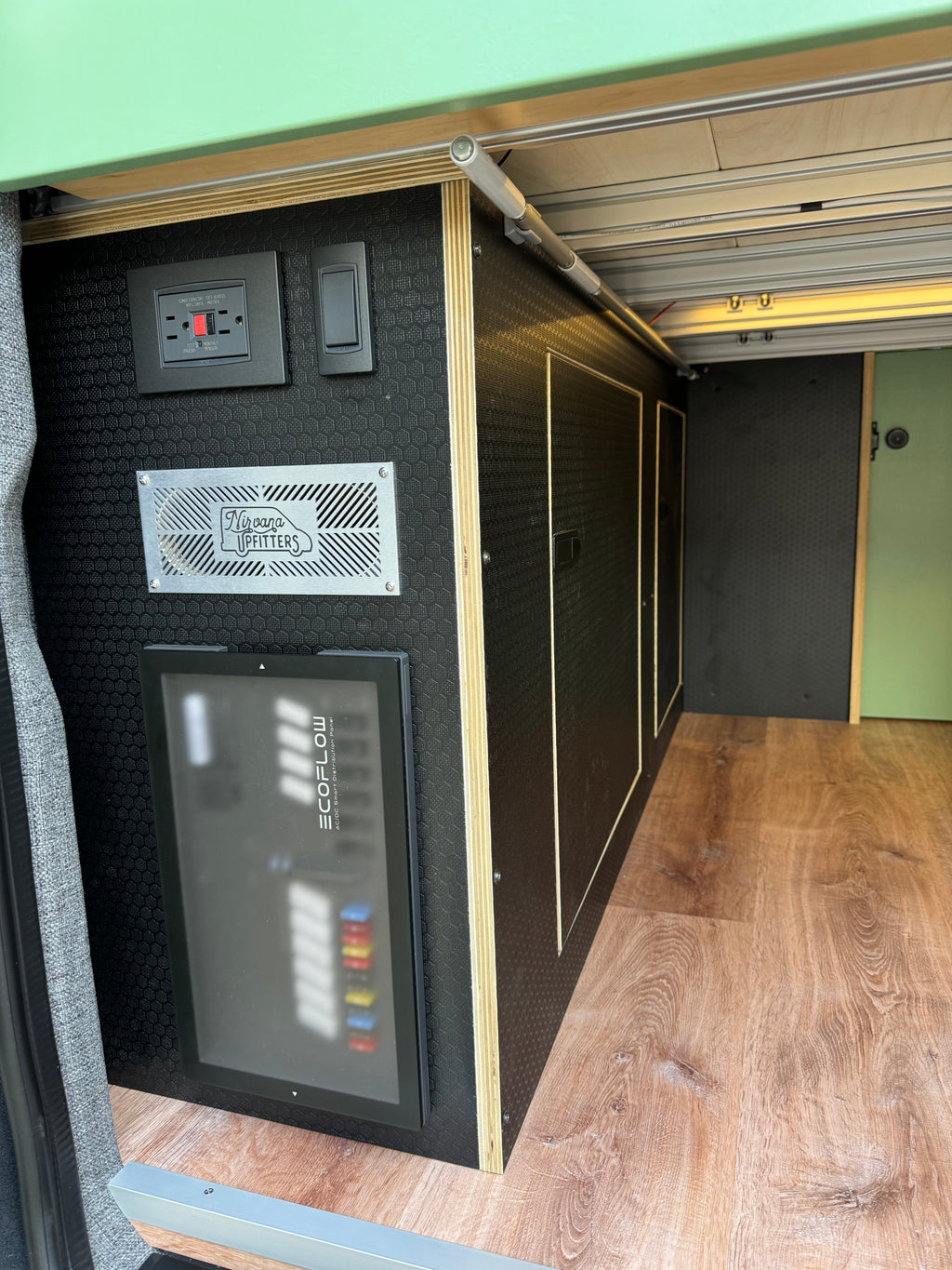 Ecoflow Cabinets - Sprinter - 5/10kWh / 170 WB