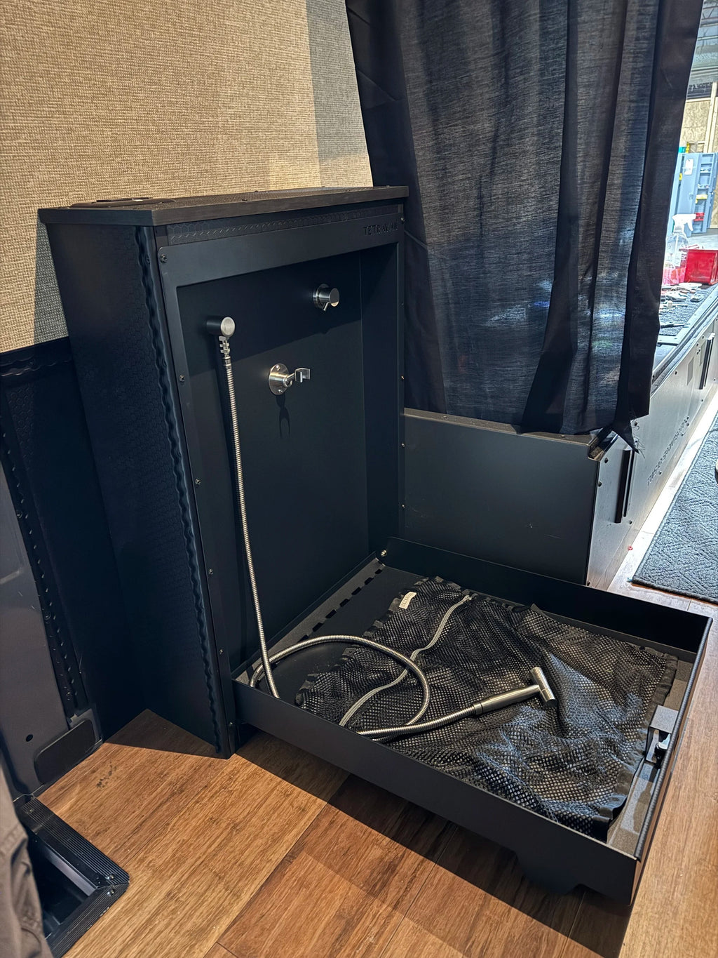 Tetravan Shower Cabinet