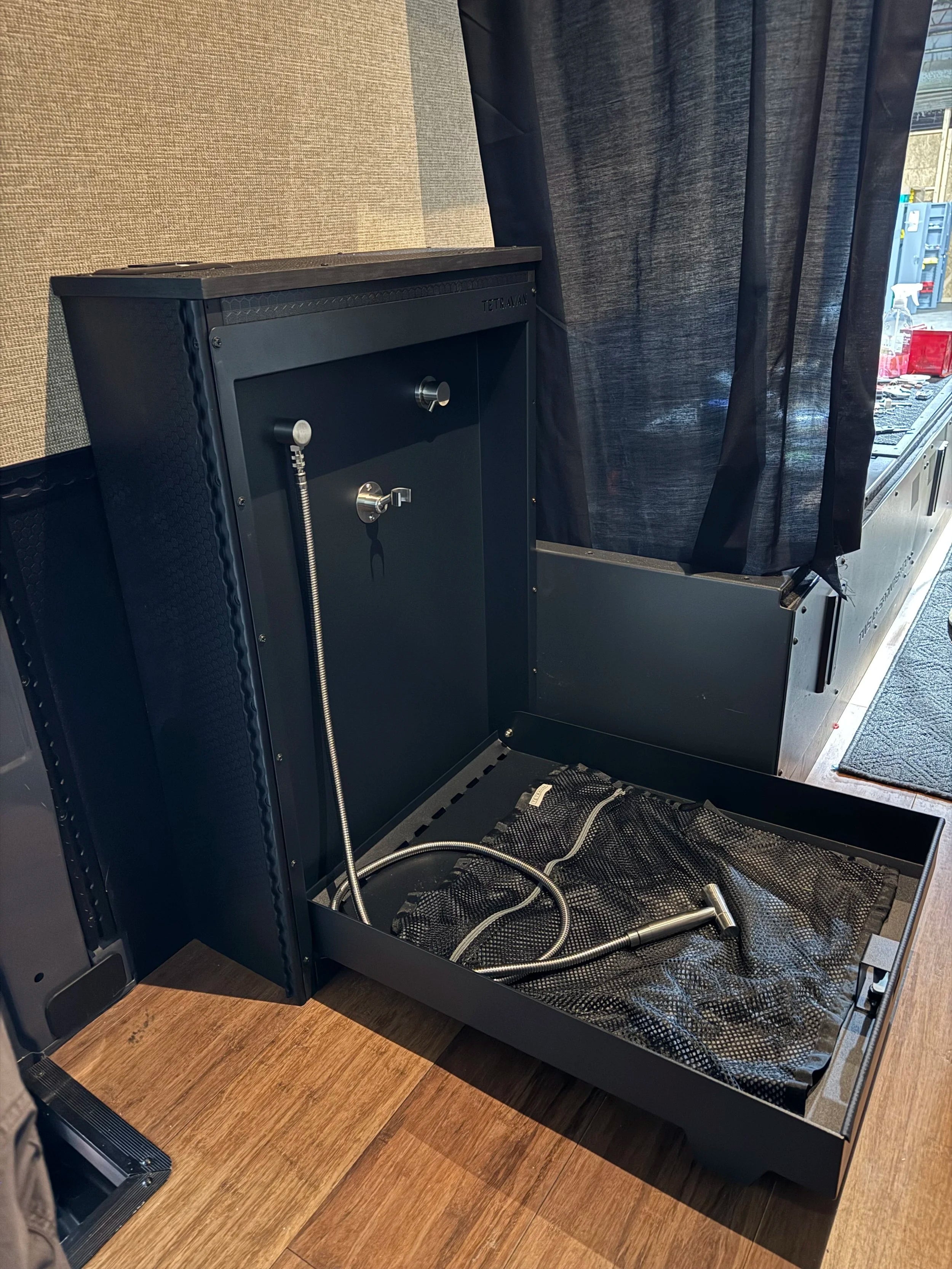Tetravan Shower Cabinet